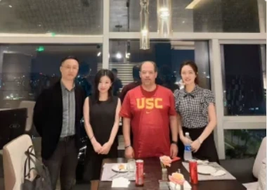 LinSourcing team meeting with overseas buyer